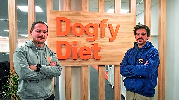 Gonzalo Noy y Sergi Font, cofundadores de Dogfy Diet, firma pionera en elaboración de comida natural para perros premiada por Esade