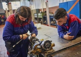 El 30% de los universitarios recién graduados no gana más de 1.500 euros netos al mes