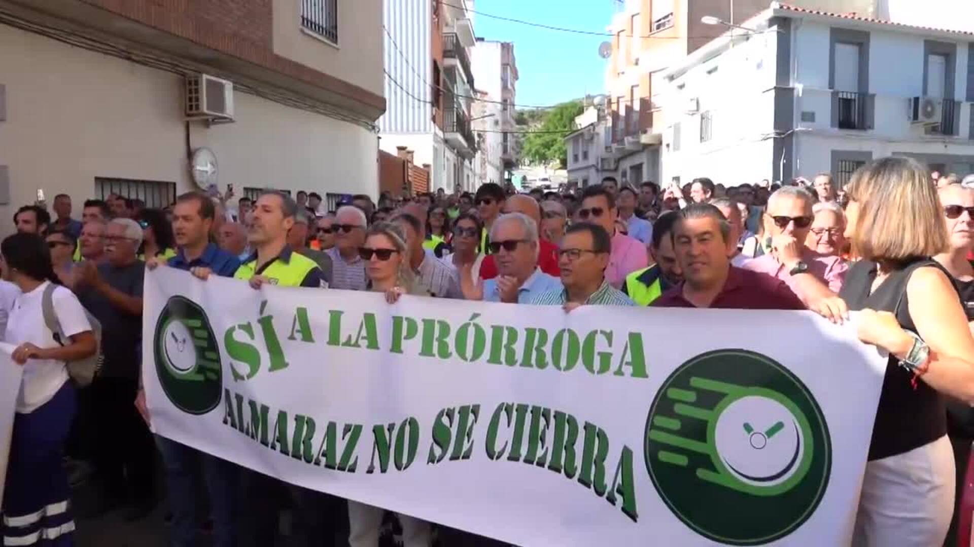 Protestas por el cierre de Almaraz reciben a Sánchez en Extremadura