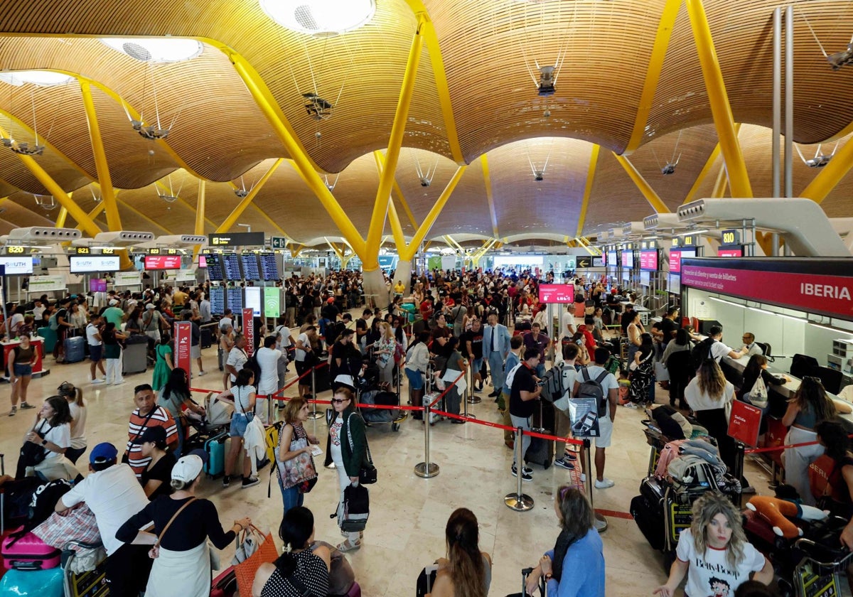 Colas en el Aeropuerto Adolfo Suárez Madrid-Barajas