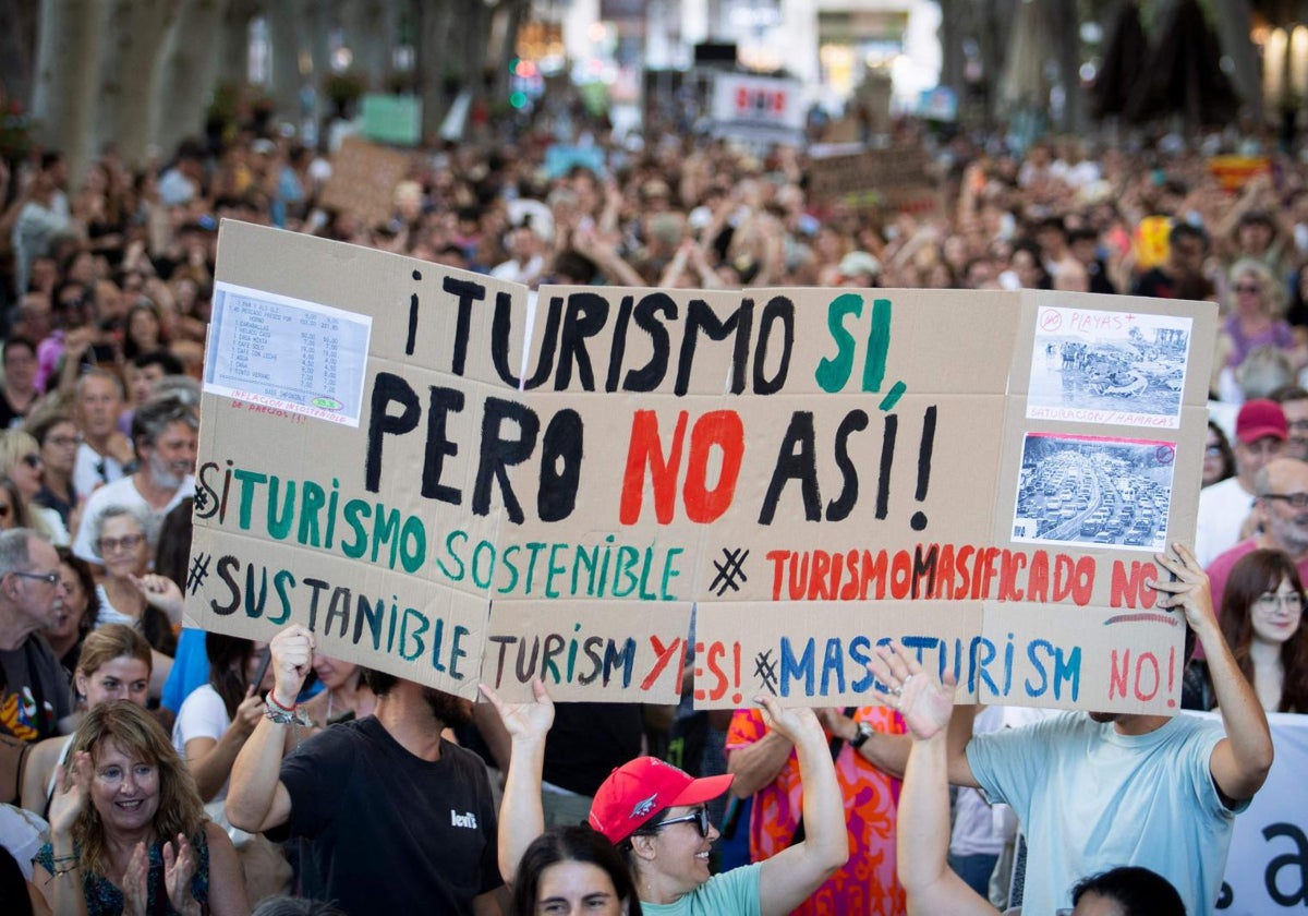 Segunda manifestación en Palma contra la masificación: «Mallorca está harta»