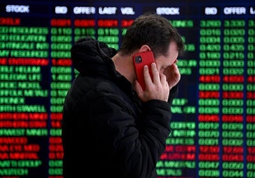 ¿Qué está pasando en la Bolsa? El efecto contagio por el miedo a la recesión en EE.UU. deriva en un 'lunes negro'