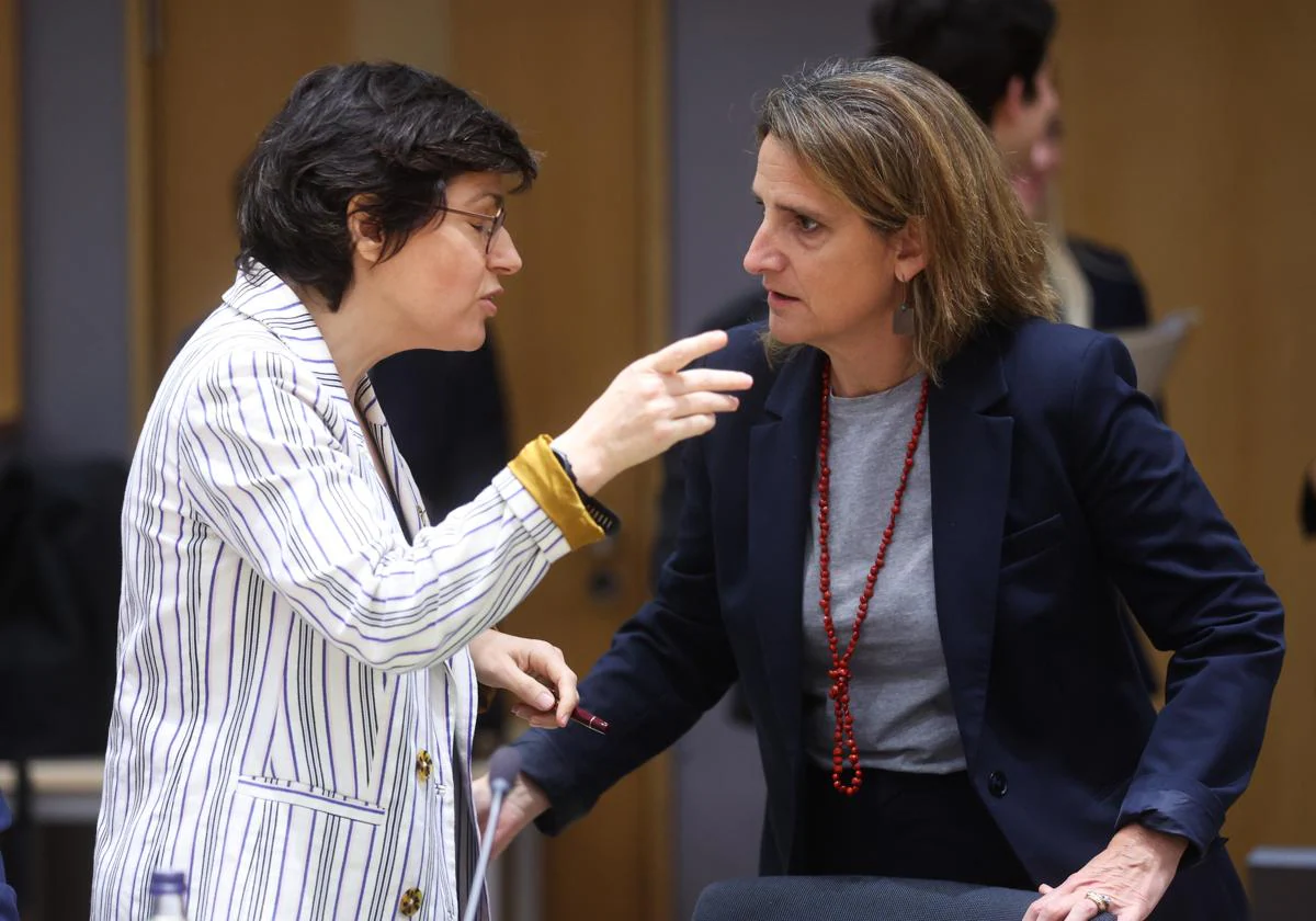 Teresa Ribera con la ministra de Energía belga, Tinne Van der Straeten