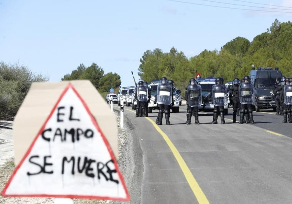 Corte de carreteras en las históricas tractoradas de febrero de 2024