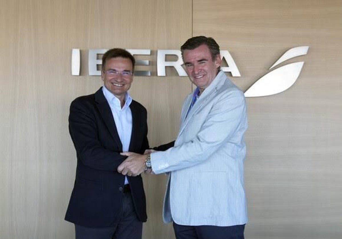 Marco Sansavini, presidente de Iberia, y el jefe de la sección sindical de Sepla en la aerolínea, Juan Polo