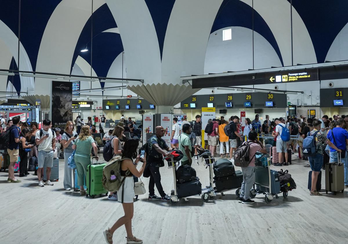 El Aeropuerto de San Pablo en Sevilla, este verano