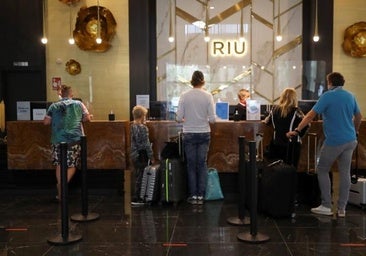 Los hoteleros no se conforman con el aplazamiento del registro de viajeros y piden «cambios profundos» a Interior