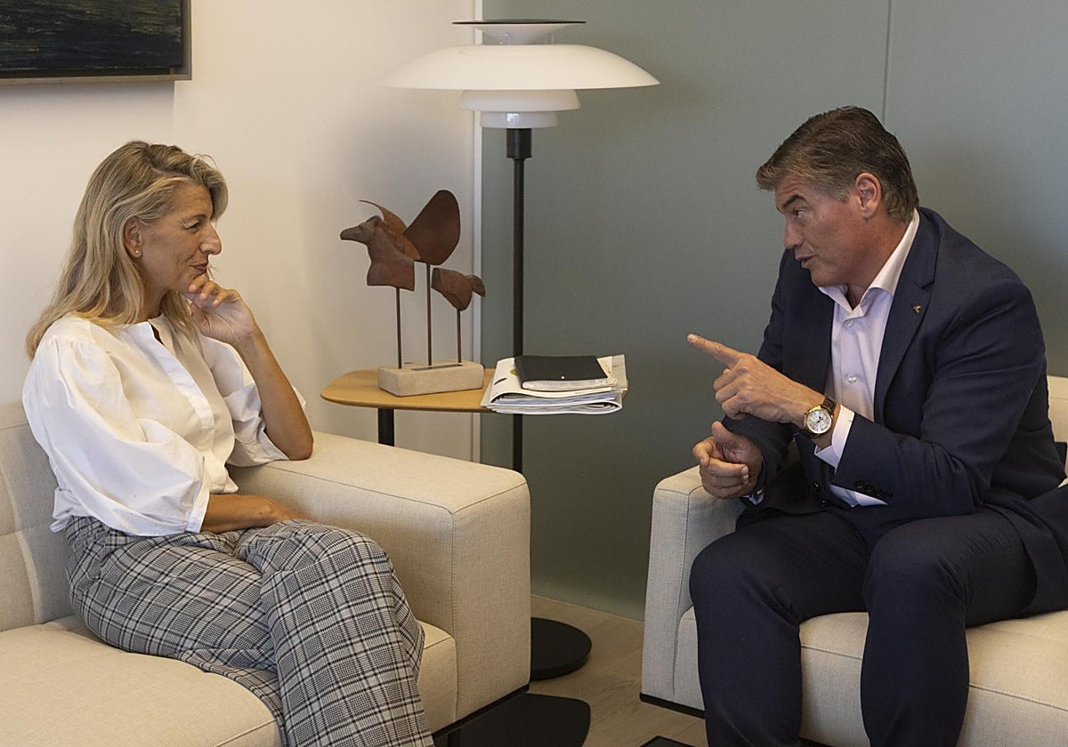 Yolanda Díaz con Antoni Cañete, presidente de Pimec y vicepresidente de Conpymes