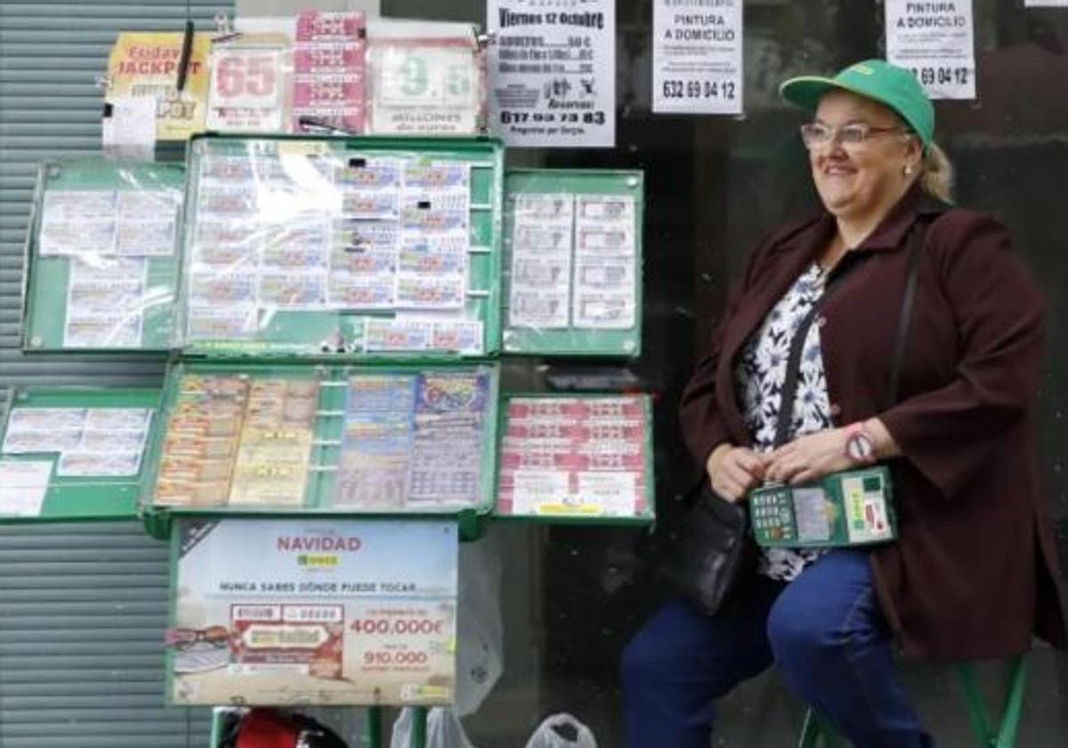 Cuánto dinero cobra un vendedor de la ONCE en España en 2025: sueldo y complementos