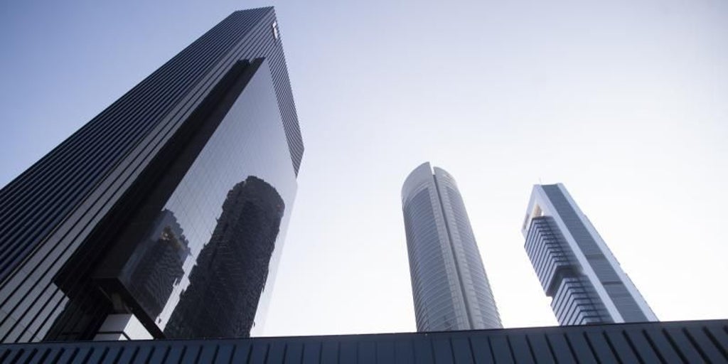 Casi el 100 de los CEO españoles prevé aumentar su plantilla este año