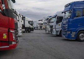 Los sindicatos anuncian una huelga general en el transporte por carretera y otra en el 'handling' aeroportuario