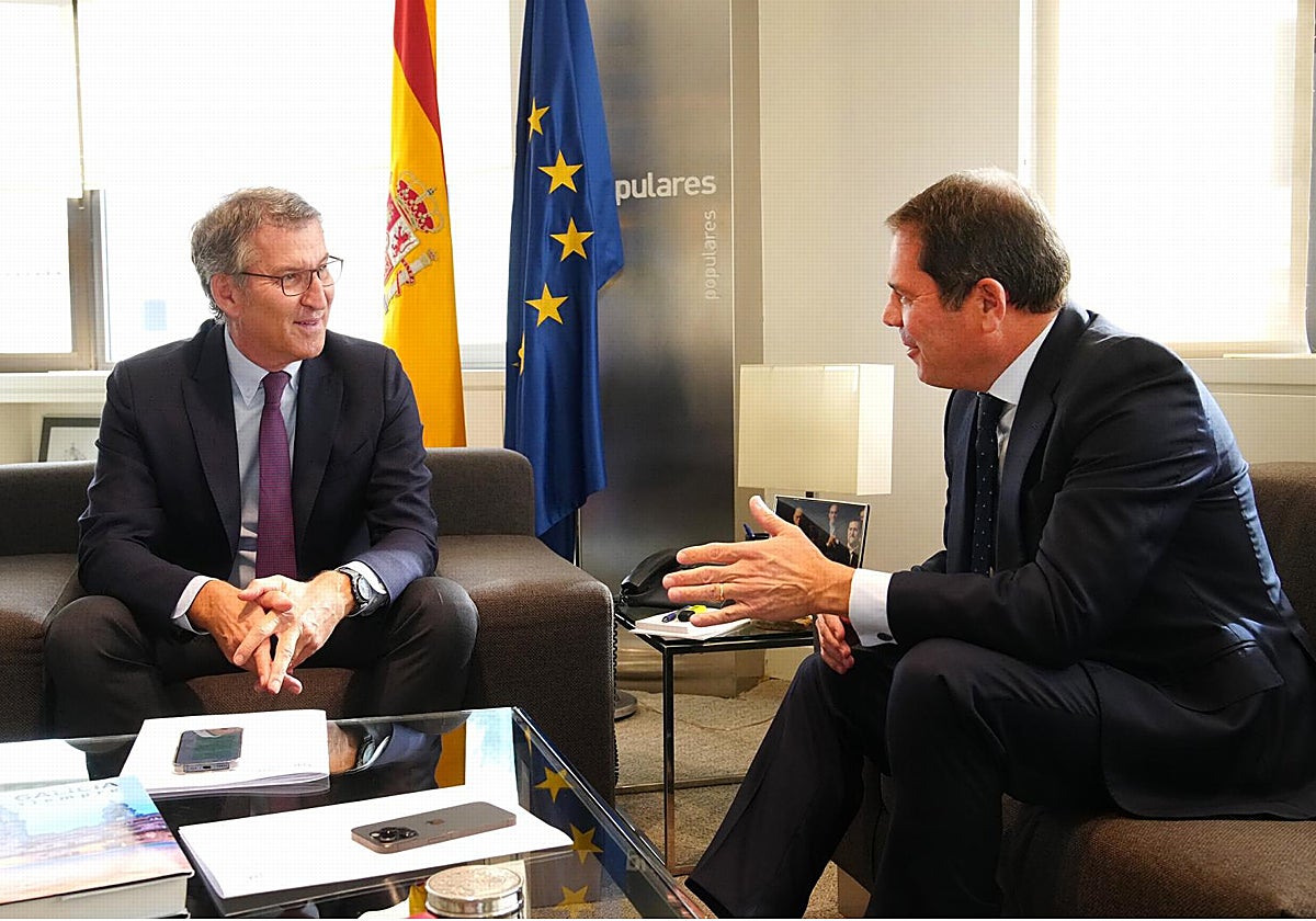 El presidente del PP, Alberto Núñez Feijóo, y el presidente de Cepyme, Gerardo Cuerva