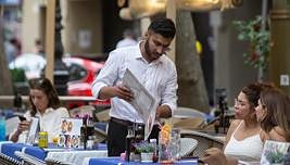 La reducción de jornada a 37,5 horas costará a las empresas 1.000 euros anuales por trabajador