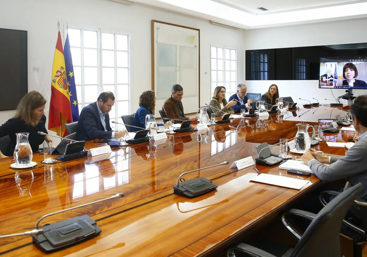 Reunión del comité de emergencia del Gobierno para hacer frente a los efectos de la DANA en Moncloa