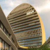 Competencia alarga la opa de BBVA al Sabadell y el Gobierno ya podrá intervenir en la oferta