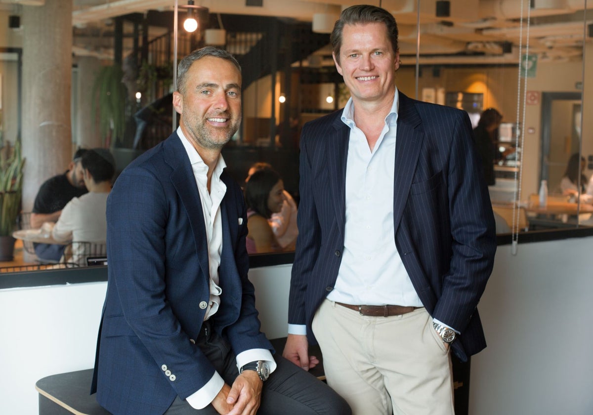 Óscar Larrea , vicepresidente de Evernest en España y Christian Evers, fundador y CEO de la 'proptech' alemana