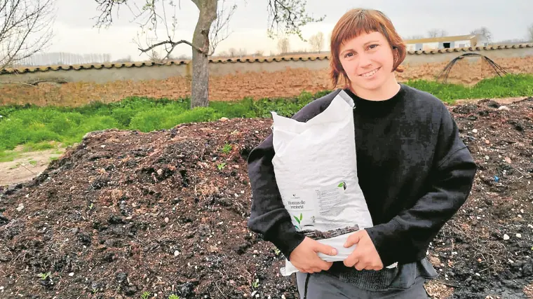 Especializada en la elaboración y venta de humus de lombriz, Vermiduero opera desde Roa, un pueblo burgalés de 2.220 habitantes, y la venta online es un pilar del negocio