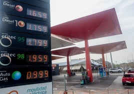 El precio de los carburantes toca nuevos máximos en tres meses en pleno puente de la Constitución