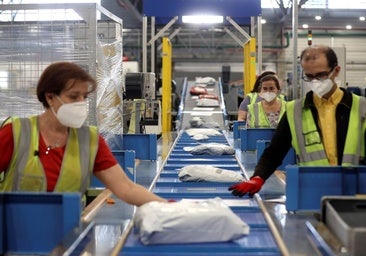 Correos planifica la salida voluntaria de 7.000 trabajadores