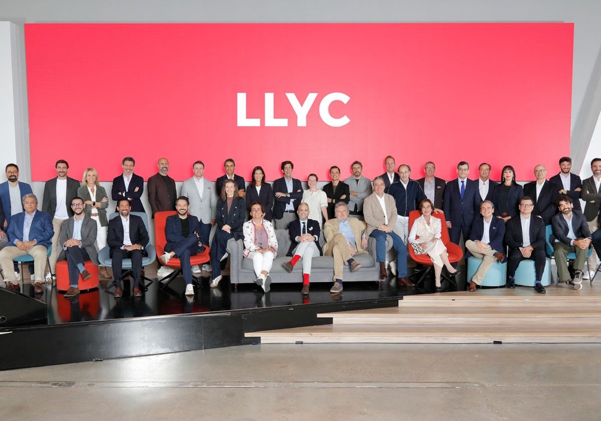 Equipo de LLYC en Madrid