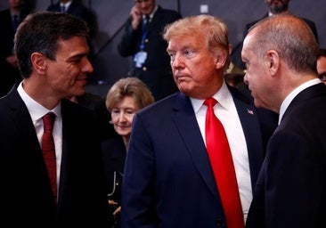 El presidente del Gobierno, Pedro Sánchez, junto a Donald Trump en 2018