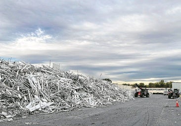 El giro circular del aluminio se atasca entre los tambores de guerra comercial