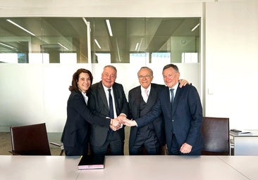 Estelle Brachlianoff, CEO de Veolia, Antoine Frérot, presidente de Veolia, Isidro Fainé, de CriteriaCaixa y Ángel Simón, consejero delegado de CriteriaCaixa