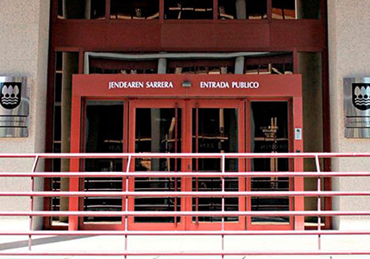 Exterior de la sede de la Hacienda Foral de Guipúzcoa