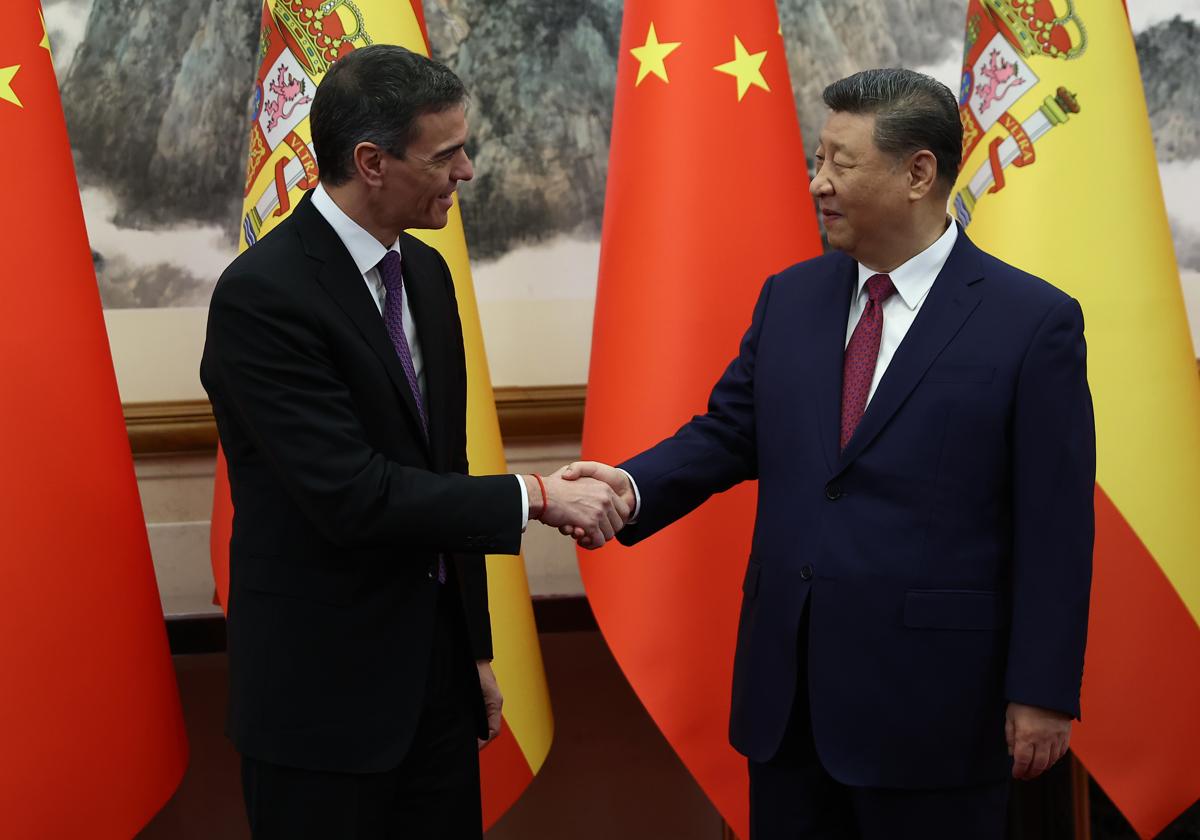 El presidente de Espaañ, Pedro Sánchez, y su homólogo chino, Xi Jinping