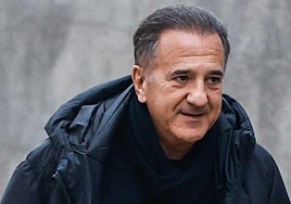 Accionistas rebeldes se bajan de Prisa mientras los que siguen buscan un multimillonario en el exterior que la compre