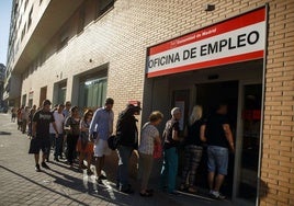 El gasto en paro sube un 7% en un año con 150.000 desempleados menos por el nuevo subsidio