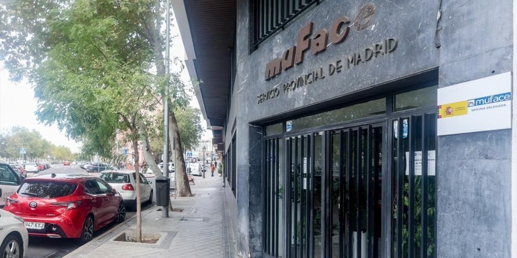 Denuncian un tijeretazo a la red de hospitales de Muface días después de la puesta en marcha del nuevo concierto