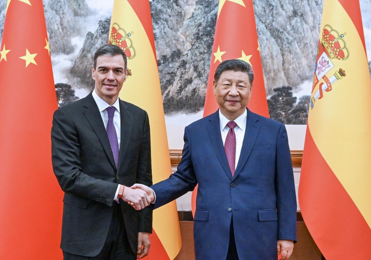 Pedro Sánchez y Xi Jinping durante su encuentro en abril de este año