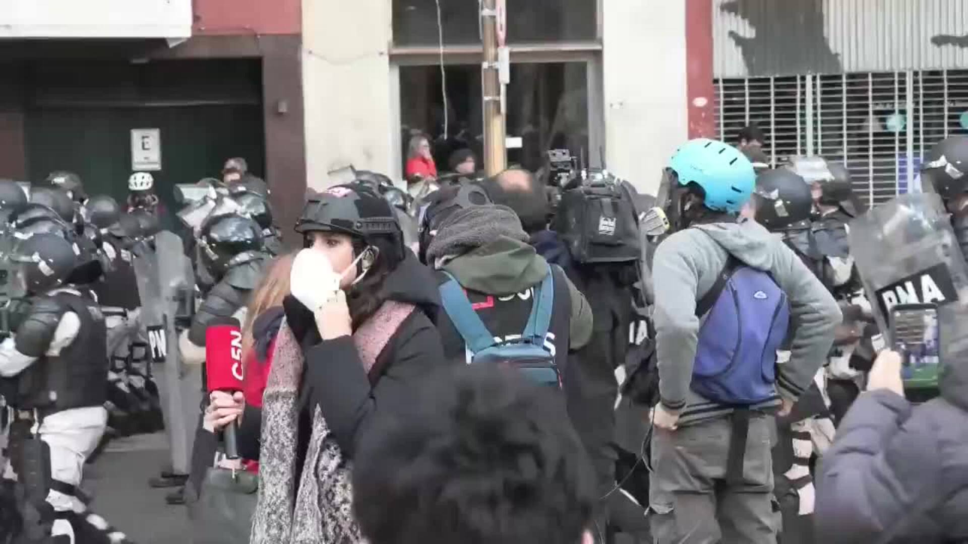 Los jubilados de Argentina vencen el miedo y renuevan su protesta en las calles