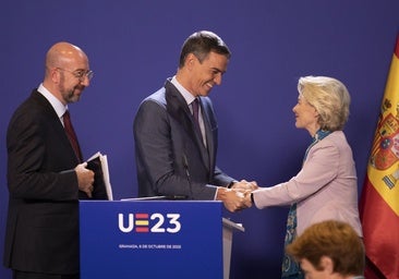 La UE cierra el grifo al sanchismo en pleno escándalo de la 'fontanera' Leire