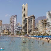 Los apartamentos en la playa rozan los 1.300 euros por semana y ninguno baja de los 500 euros este verano