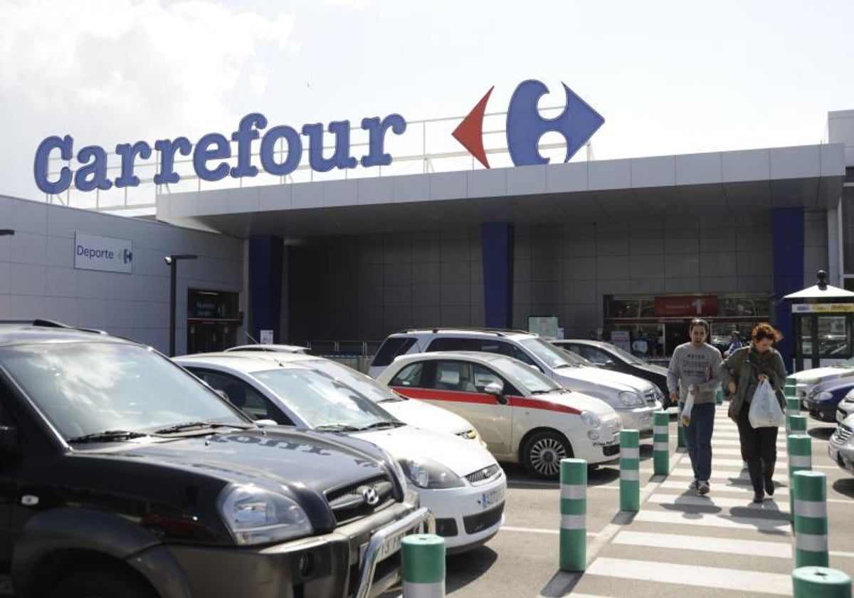 Una tienda Carrefour en Estepona