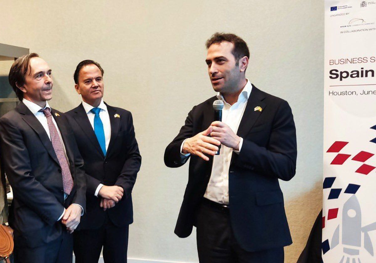 Carlos Cuerpo, ministro de Economía, esta semana en Estados Unidos junto a representantes de empresas españolas, entre ellas de BBVA