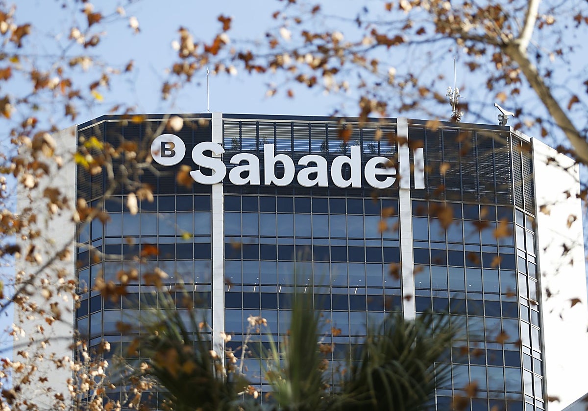 El edificio de Banco Sabadell en la Diagonal de Barcelona