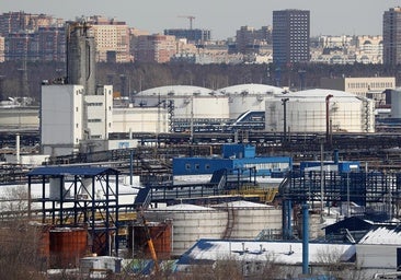 Bruselas defiende la legalidad del veto al gas ruso ante las dudas de importadores como Naturgy y Repsol