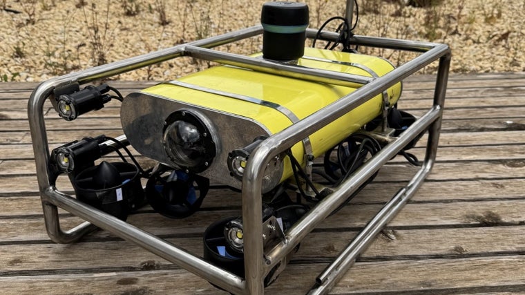 Uno de los vehículos ligeros de Octopus Robotics, que ha creado un algoritmo para determinar exactamente la posición del robot debajo del agua