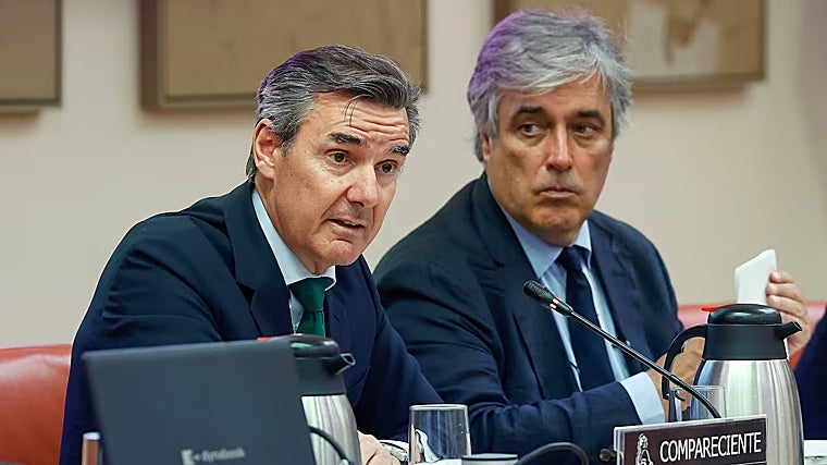 El presidente de la CNMV, Carlos San Basilio, abordó la cuestión de los influencers financieros en su reciente comparecencia ante la Comisión de Economía del Congreso