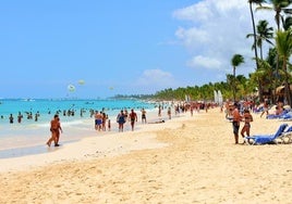 Fuga de turismo nacional al extranjero por los altos precios de los alojamientos