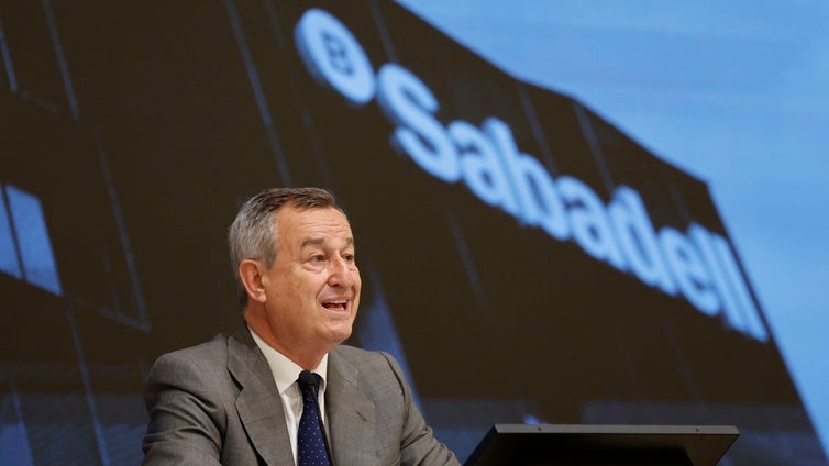 La CNMV espera contar con una primera versión del folleto de la OPA de BBVA a Sabadell esta semana