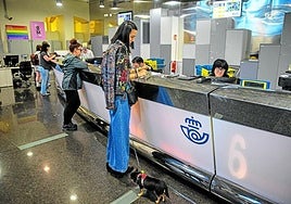 Correos pierde más negocio: hizo 76 millones de envíos menos en 2024 y redujo ventas