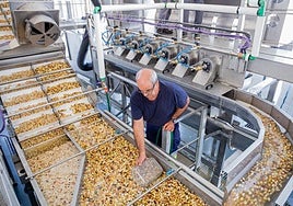 La industria se ahoga: destruye una cuarta parte del empleo y cae su aportación al PIB