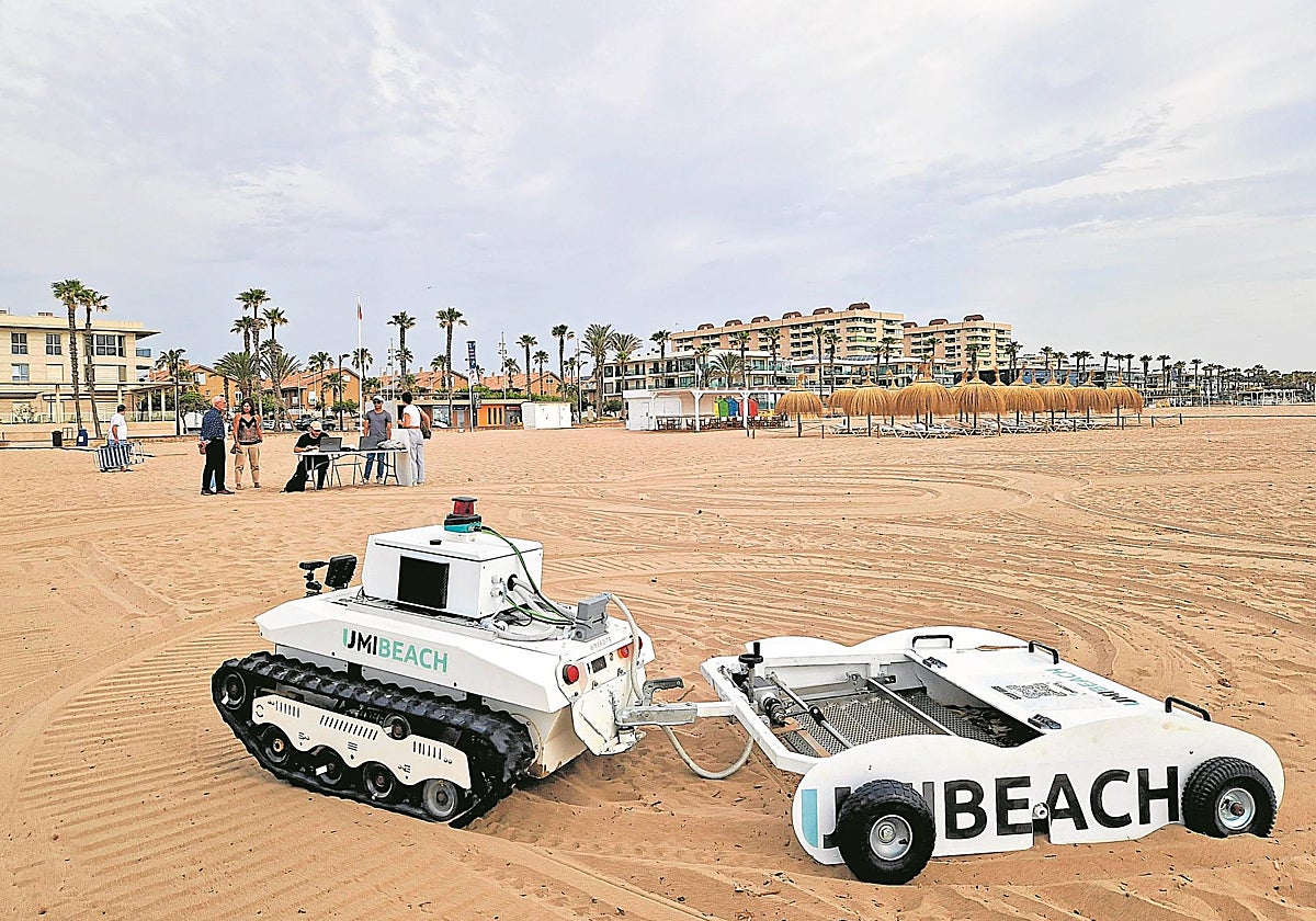 Los robots de de Umibots se han estrenado este verano en ocho playas de Santander