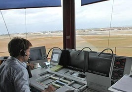 Cuánto dinero cobra un controlador aéreo en España en 2025: sueldo base y complementos