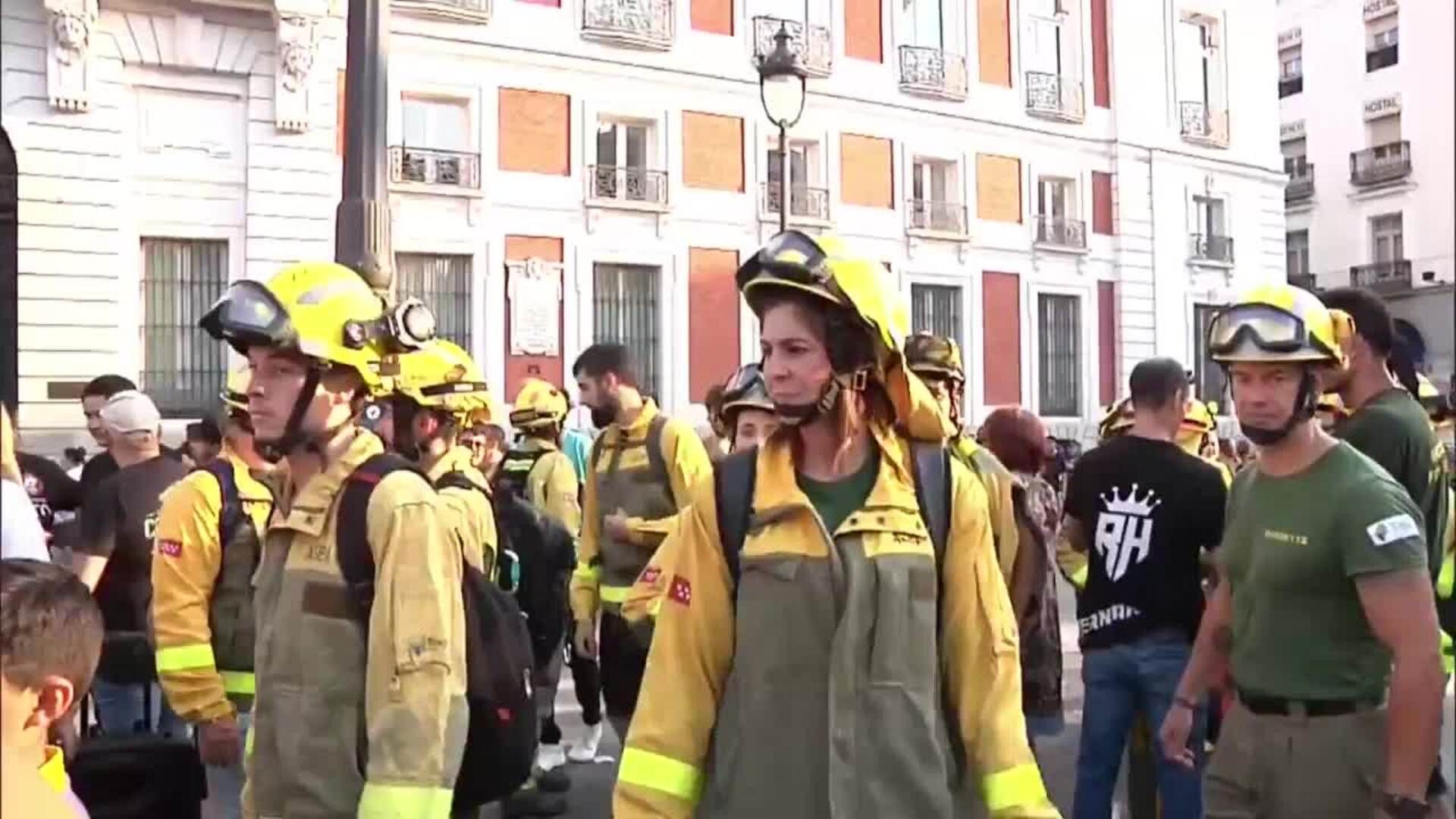 Los bomberos forestales se concentran en Madrid para exigir mejoras ...