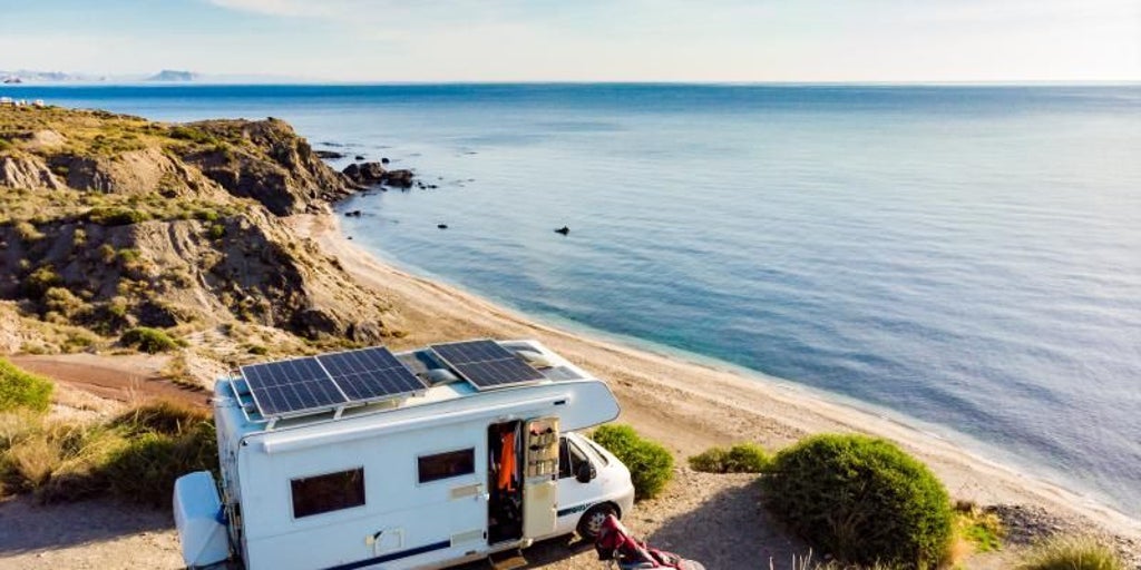 Camping, estancias más cortas y vacaciones en junio y septiembre por los precios récord: «Veranear el mes de agosto entero ha desaparecido»